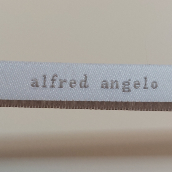 Alfred Angelo evening dress light green colour. - Picture 7 of 10